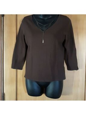 Rena Rowan Petite necklace top